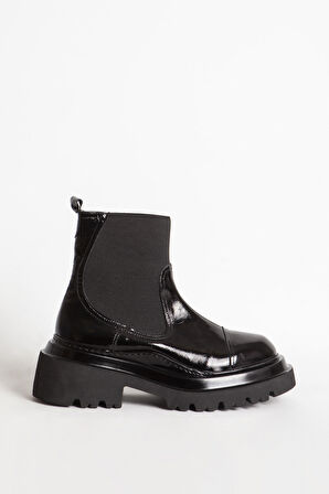 DERİCLUB Kadın Kalın Tabanlı Esnek Yan Bantlı Chelsea Bot Gerçek Deri 88150 RUGAN SİYAH