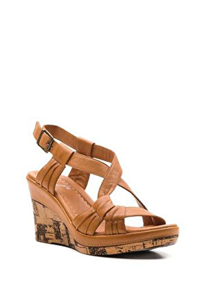 DERİCLUB Kadın Dolgu Topuklu Sandalet Gerçek Deri ZY 5345 TABA