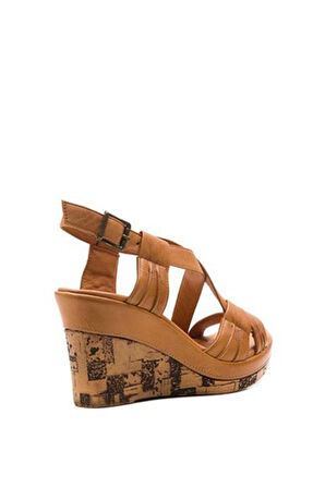 DERİCLUB Kadın Dolgu Topuklu Sandalet Gerçek Deri ZY 5345 TABA