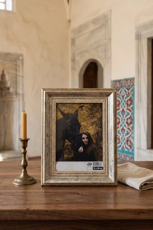 Hürrem Sultan Serisi 13 x 18 İşlemeli Eskitme Fotoğraf Çerçevesi Camlı Dekoratif Duvar & Masa Tipi Plastik Çerçeve