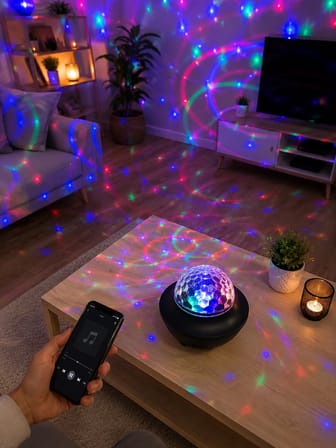 Müzikli RGB Disko Lambası Bluetooth Hoparlörlü Renkli Parti Işığı USB TF Kart Girişli