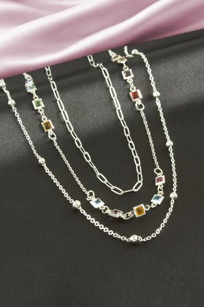 Kare Kristal Taşlı Üçlü Kolye