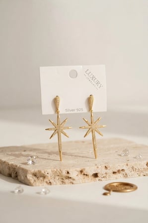 Gold Renk Kutup Yıldızı Model Zirkon Taşlı Kadın Küpe