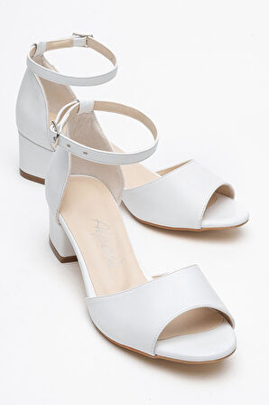 Kadın Beyaz Kısa Topuklu Rahat Abiye Ayakkabı