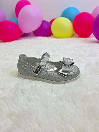 Kız Çocuk Kelebek Taşlı Fiyonklu Gümüş Simli Kaymaz Taban Ortopedik Babet