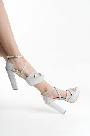 Gümüş Simli Çapraza Çapraz Abiye Ayakkabı