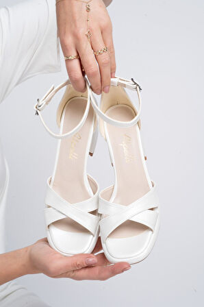 Kadın Bej Çapraz Platformlu Abiye Ayakkabı