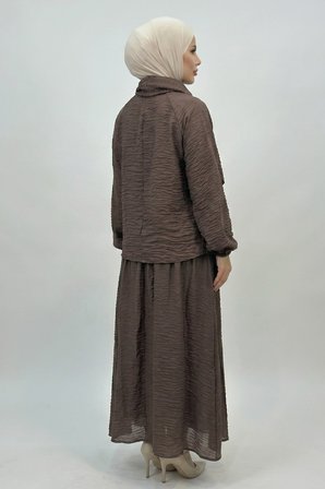 Kahverengi Kadın Kırışık Efektli Pelerin Yaka Detaylı Balon Kollu Şık Tesettür Alt Üst Takım - Komple Astarlı