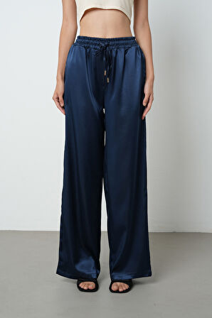 Kadın Açık Lacivert Renk Saten Bol Paça Beli Lastikli Pantolon