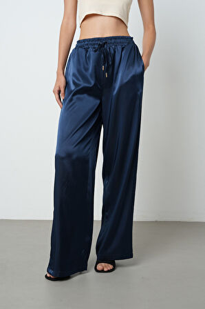 Kadın Açık Lacivert Renk Saten Bol Paça Beli Lastikli Pantolon