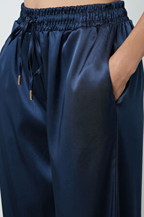 Kadın Açık Lacivert Renk Saten Bol Paça Beli Lastikli Pantolon