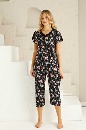 Kadın Çiçek Desen Dantel Detay Viskon Kısa Kol Kapri Pijama Takımı