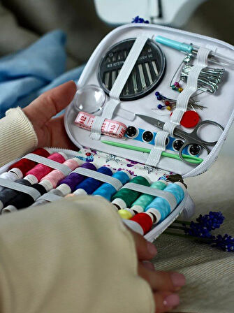 Dikiş Seti - Fermuarlı Çiçekli Seyahat- Yolculuk İçin Taşınabilir Çeyiz Dikiş Kutusu