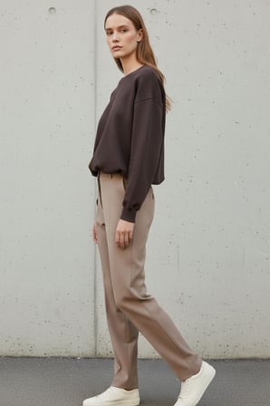 Kadın Kahverengi Oversize Sweatshirt – Bisiklet Yaka, Uzun Kollu Rahat Kalıp Basic Kadın Sweatshirt