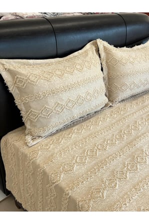 Çift Kişilik Yatak Örtüsü Takımı 250 x 260 cm – Valonlu Model 2 Adet 50 x 70 Yastık Kılıfı