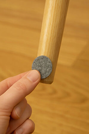 24 Mm Yapışkanlı Mobilya Ayağı Keçesi Zemin Koruyucu Masa Sandalye Parke Koruma Pedi (33'LÜ PAKET)