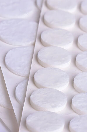 Yapışkanlı Mobilya Masa Sandalye Parke Zemin Ayak Koruyucu Kaydırmaz Keçesi 20 Mm (48'Lİ PAKET)