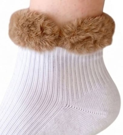 Ayağı Sıkmayan Özel Peluş Fiyonk  Lastik Detaylı parfümlü Soft Yıkamalı Likralı Penye Bayan Patik 