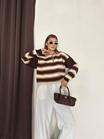 Çizgi Detaylı Düğme Yaka Triko Kazak