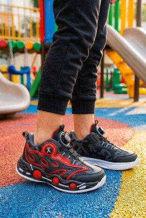 Rush Çocuk Günlük Işıklı Spor Ayakkabı Pratik Bağlama Detaylı Sneaker - Kırmızı-Siyah