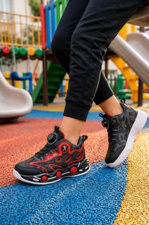 Rush Çocuk Günlük Işıklı Spor Ayakkabı Pratik Bağlama Detaylı Sneaker - Kırmızı-Siyah