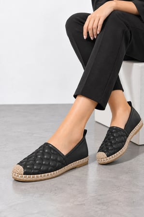 Teshin Kadın Kapitone Detaylı Espadril Babet Ayakkabı - Siyah