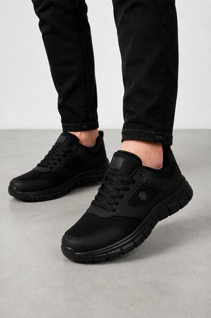 Core Erkek Klasik Spor Ayakkabı – Hafif ve Konforlu Günlük Yürüyüş Sneaker Siyah