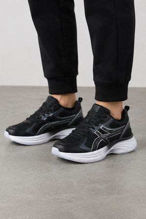 Titan Erkek Günlük Spor Ayakkabı – Rahat Tabanlı Hafif Sneaker Siyah-Beyaz