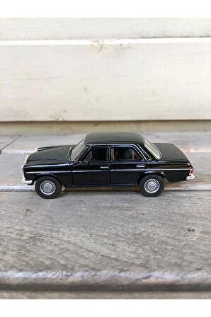 Welly Mercedes-Benz W114 220 Diecast Metal Araba Model Araba Oyuncak Araba Çek Bırak Araba 12 Cm
