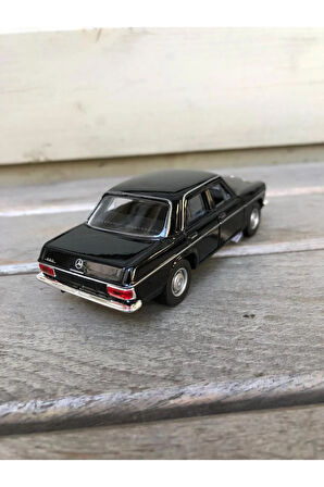 Welly Mercedes-Benz W114 220 Diecast Metal Araba Model Araba Oyuncak Araba Çek Bırak Araba 12 Cm