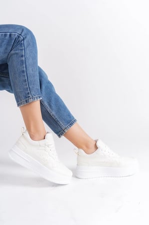 Avela Kalın Taban Bağcıklı Günlük Kadın Sneaker Beyaz Detaylı