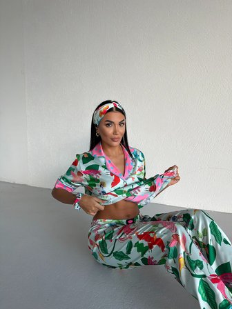 Muah Exotic Garden Kadın Saten Pijama Takımı Tropikal Papağan Desenli Kısa Kollu Beyaz