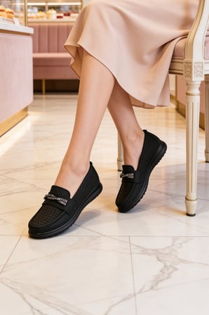 Kadın Taş Detaylı Günlük Babet Ayakkabı Delikli Hafif Esnek Taban Rahat Bej Siyah