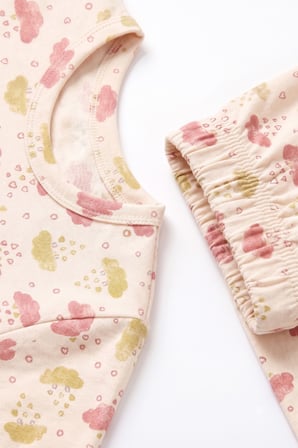 Öts Kız Çocuk Pamuklu Pijama Takımı Kısa Kol Uzun Alt Desenli Geniş ve Rahat Kesim (474005)