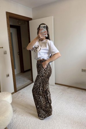 Leopar Detaylı Beyaz Basic T shirt