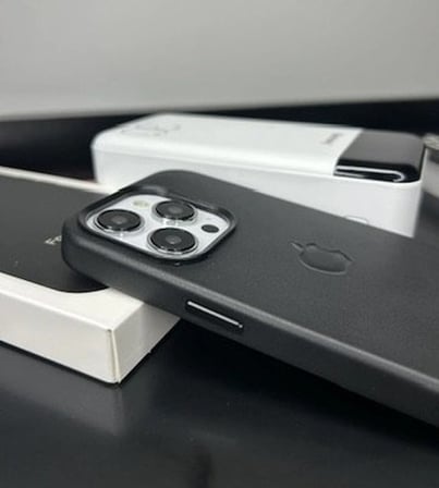 iPhone 15 Pro Magsafe Animasyonlu Deri Lansman Leather Kılıf