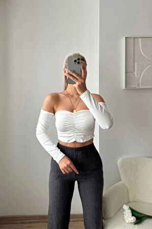 Büzgülü Madonna Yaka Crop Bluz