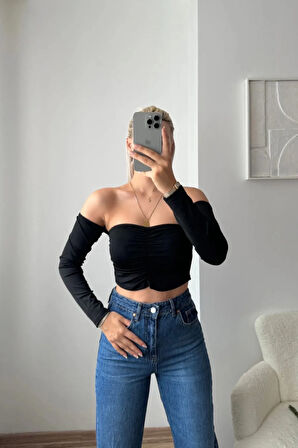 Büzgülü Madonna Yaka Crop Bluz