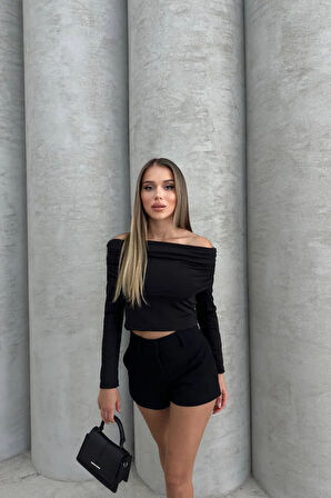 Siyah Dalgıç Kumaş Madonna Yaka Büzgülü Crop Bluz