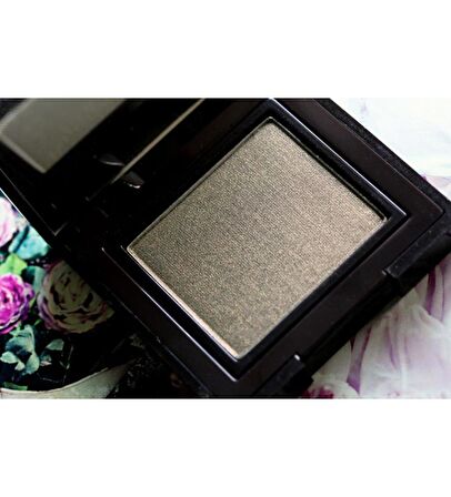 Laura Mercier Far Refill Pewter
