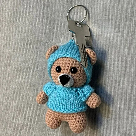 Uretti-VENHAR7589 - El Örgüsü Amigurumi Pijamalı Ayı Anahtarlık - Kahverengi