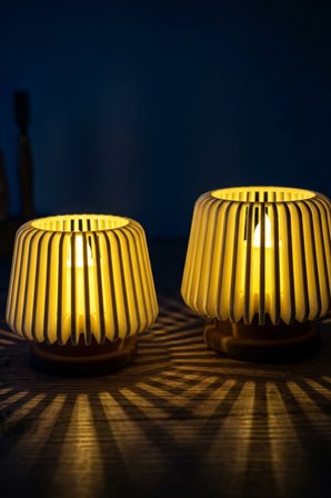 Modern Tasarım Dekoratif Mini Abajur Görünümlü Masaüstü Lambası ve Mumluk ( LED MUMLAR DAHİL )