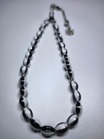 Siyah Beyaz Metal Alpaga Özel Tasarım Taraftar Tesbihi (9 x 7 mm)