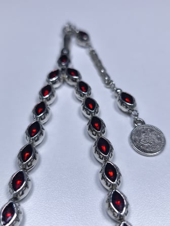 Kırmızı Mineli Metal Alpaka Özel Tasarım Ağır Tesbih (11 x 8 x 6 mm)