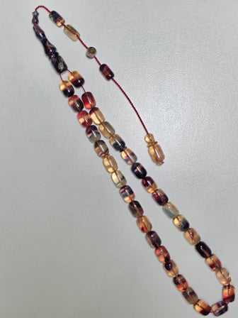 Erkan Çubukçu Usta İmzalı Multi Renk Sıkma Kehribar Tesbih Kapsül Kesim (7 x 10 mm)