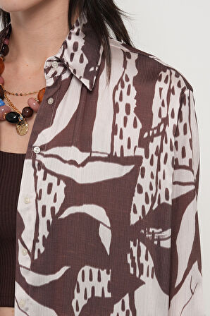 KADIN OVERSİZE KESİM KARIŞIK DESENLİ DİJİTAL GÖMLEK