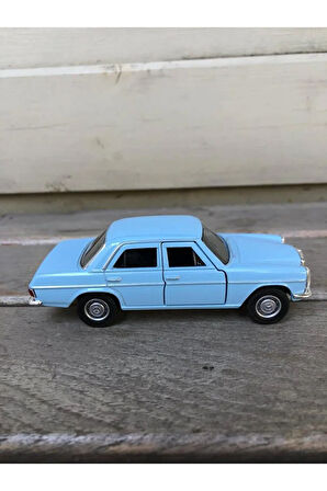 Welly Mercedes-Benz W114 220 Diecast Metal Araba Model Araba Oyuncak Araba Çek Bırak Araba 12 Cm