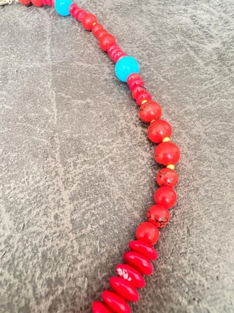 3 Turkuaz Doğal Taşlı Çeşitli Kırmızı Doğal Taş Kolye