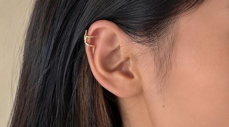 Kadın Küçük Adam Figürlü Kulak Manşeti Altın Renk Ear Cuff Klipsli Küpe Tek Beden Şık Takı