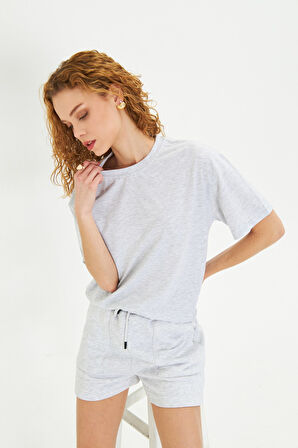 Kadın Konforlu %100 Pamuk Kısa Kollu Günlük Tişört